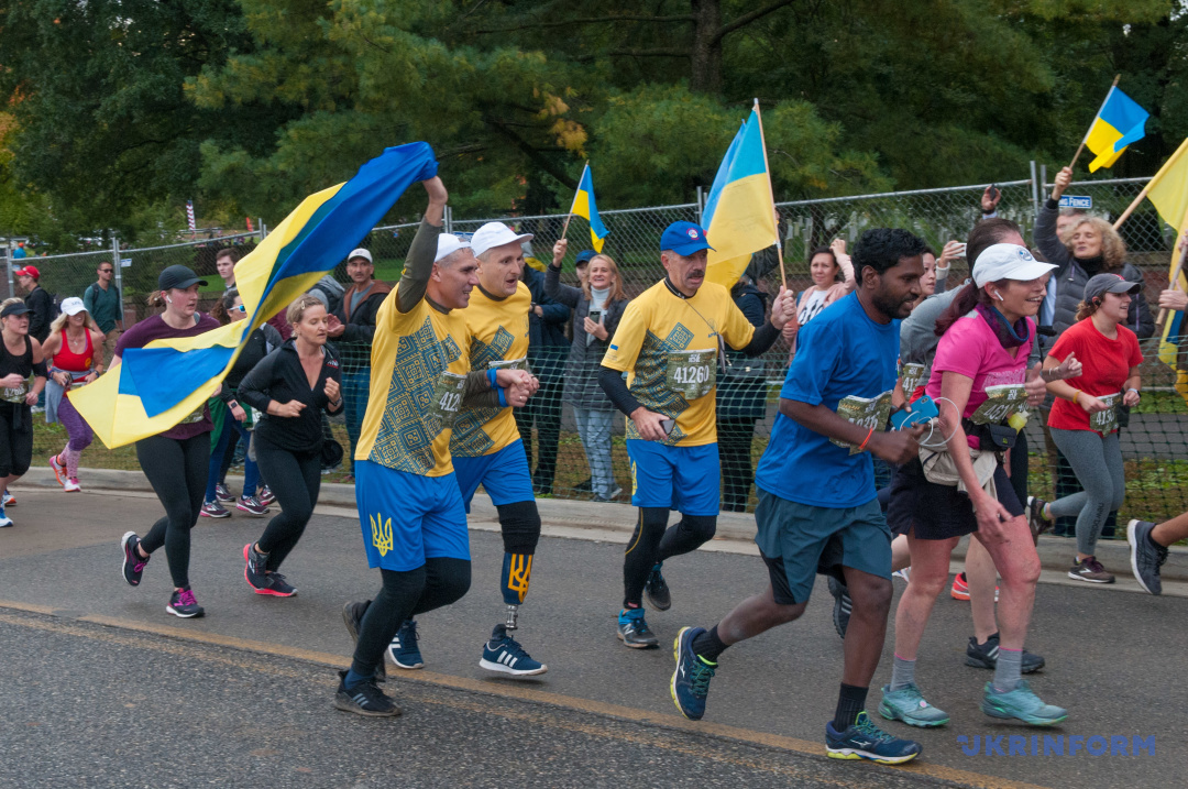 Украинские ветераны пробежали марафон с американскими морпехами