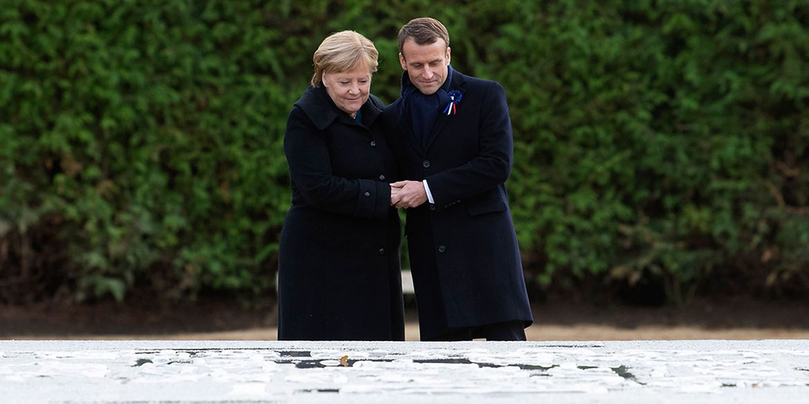 Меркель и Макрон призвали до конца года провести обмен пленными