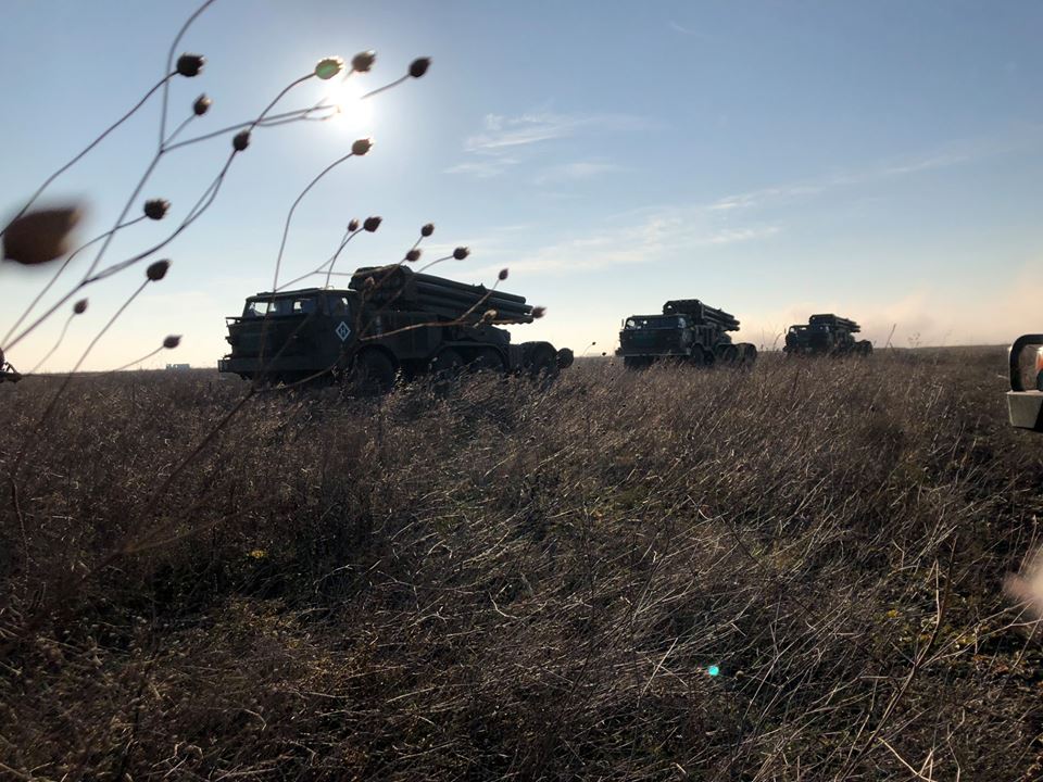 На Донбассе прошли учения реактивной артиллерии