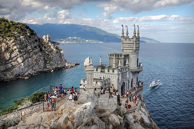Оккупанты заявляют о рекордном количестве туристов в Крыму на Новый год
