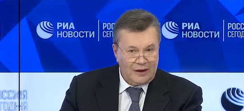 Здоровый Янукович предстал перед журналистами в Москве