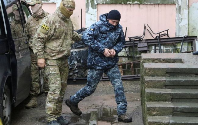 Украинским морякам нужна медпомощь, а ФСБ их не пускает