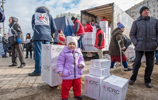 Красный Крест отправил в оккупированные районы 300 тонн гумпомощи