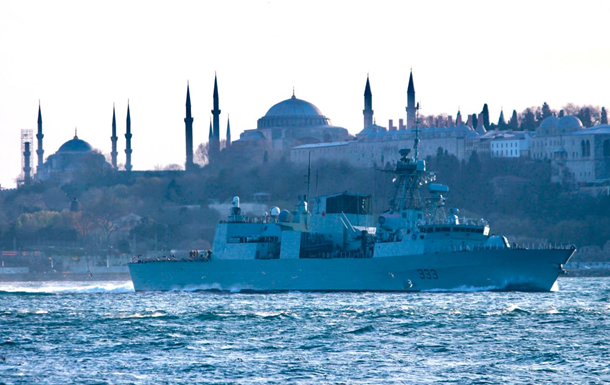 Под выборы в Черное море вошла группа кораблей НАТО