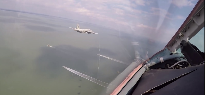 Авиация Объединенных сил прикрывает корабли в Азовском море