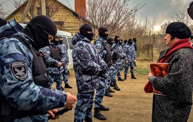 Оккупанты в Крыму проводят массовые обыски у крымских татар