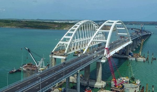 «Ракета из навоза»: ученый об угрозе для Крымского моста