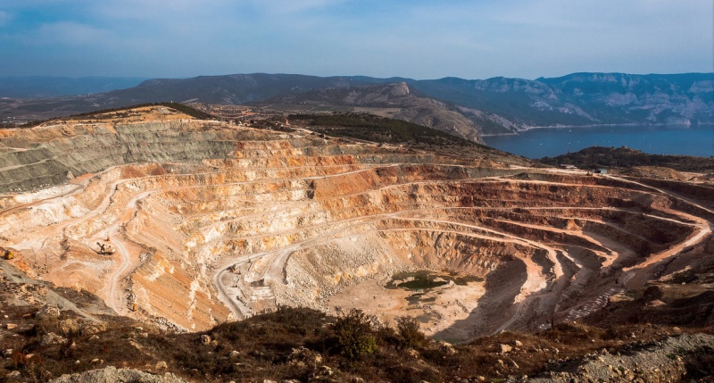 Добыча полезных ископаемых оккупантами уничтожает Крым