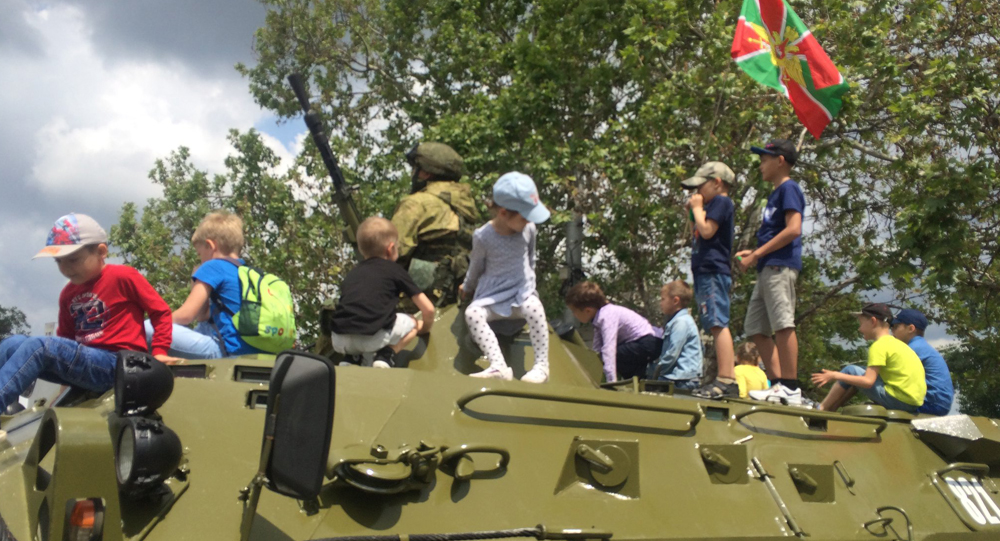 День пограничника в Севастополе: пропаганда войны оккупантами продолжается (ФОТО)