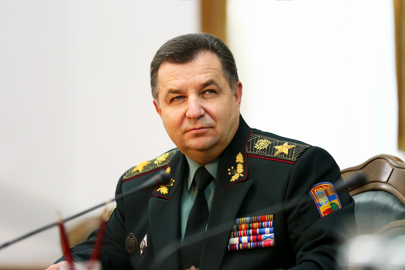 Министр обороны Полторак подал в отставку