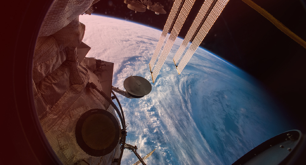 Земля в ілюмінаторі: Що потрібно знати, щоб не бути як космонавтка Сєрова