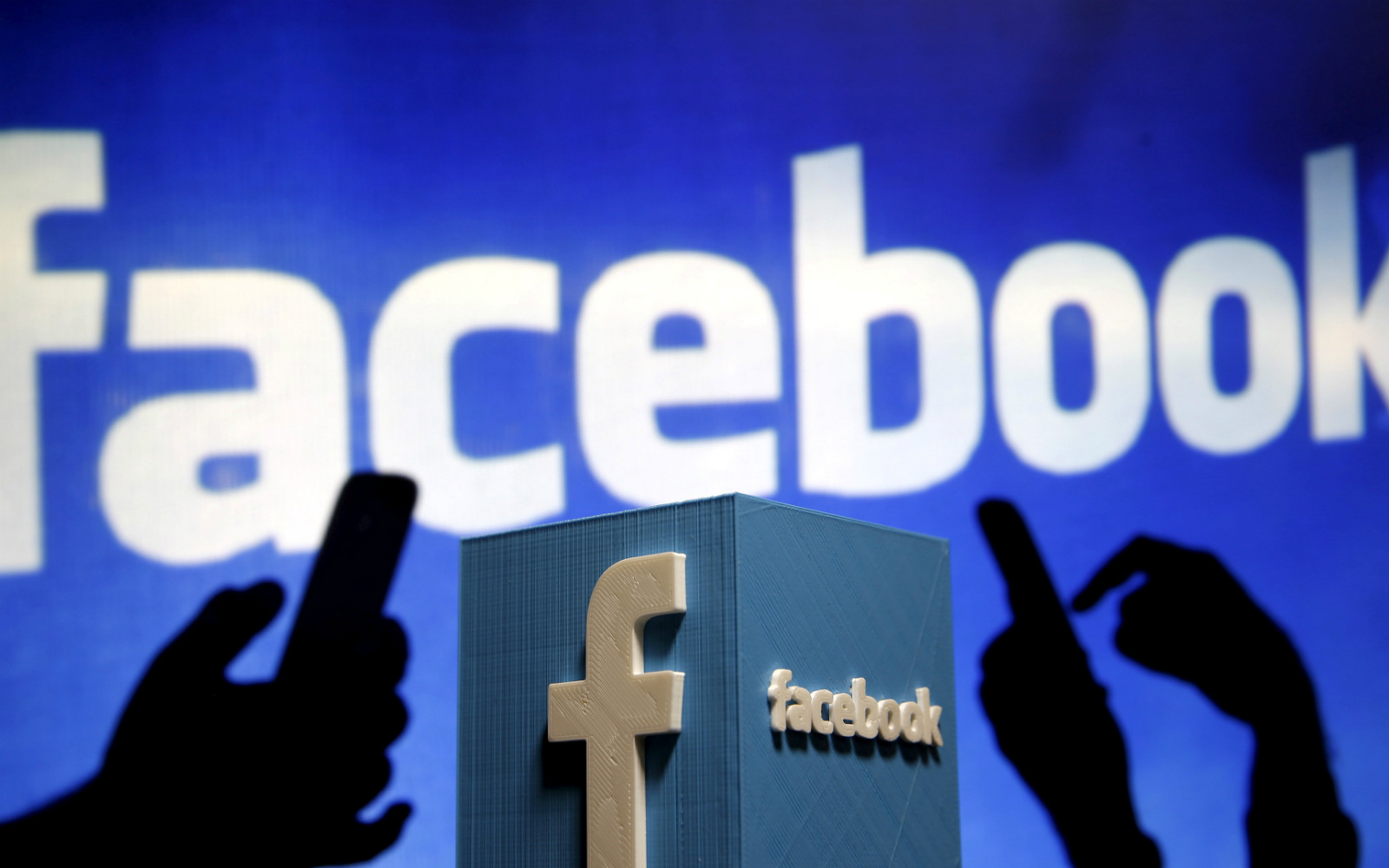 С троллями в Фейсбуке будут бороться украинские КиберЭльфы
