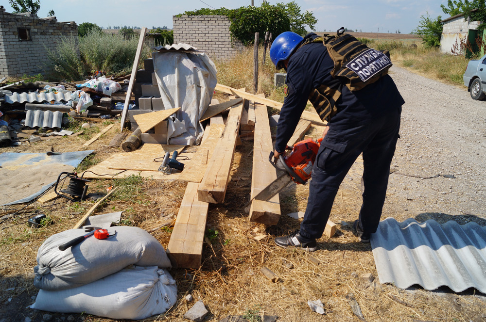 Спасатели ГСЧС восстановили 1100 домов на Донеччине