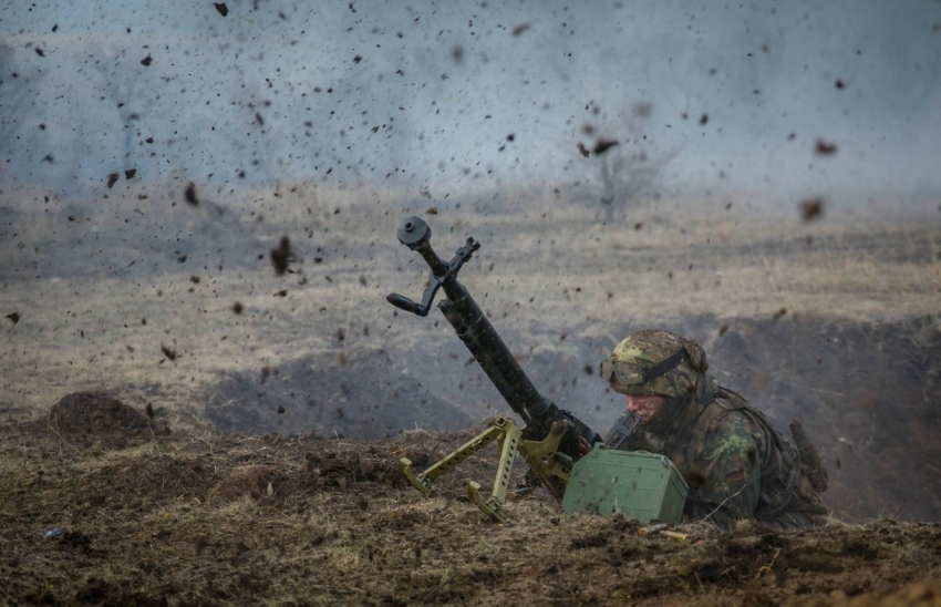 Оккупанты на Донбассе бьют из артиллерии и минометов, есть раненый
