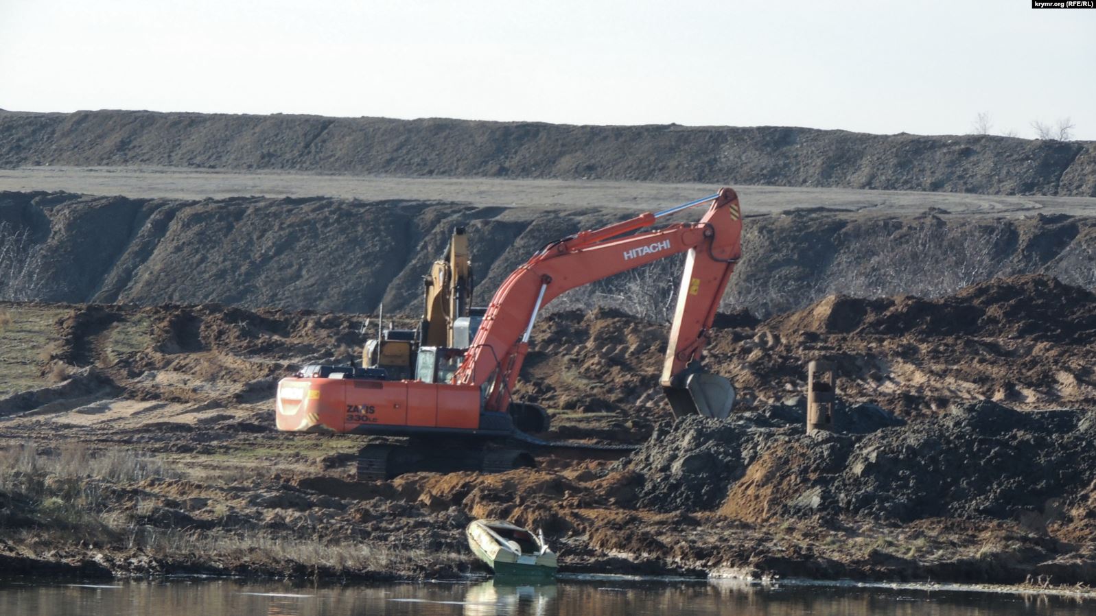 Окупанти збільшили площі видобутку токсичного піску в Криму