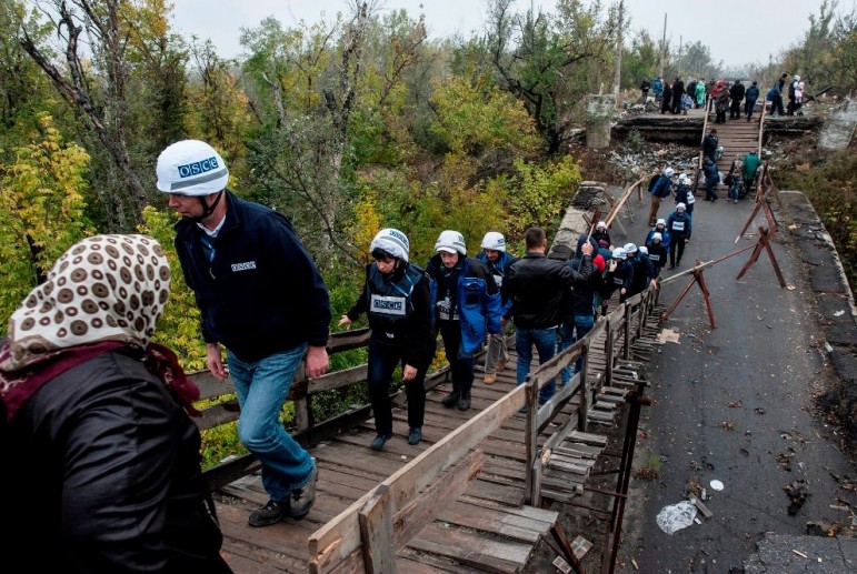 Мост в Станице разминируют: о чем договорились в Минске