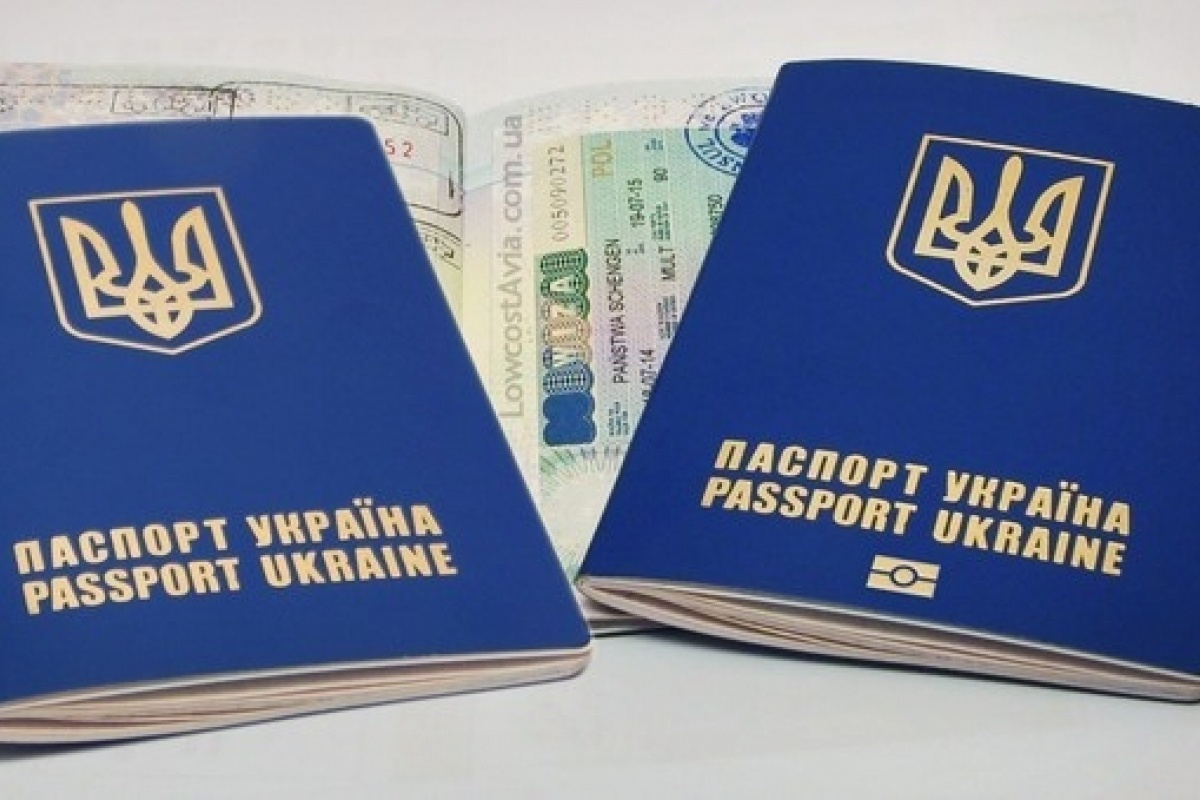 В Крыму легализовали бизнес по получению украинских паспортов