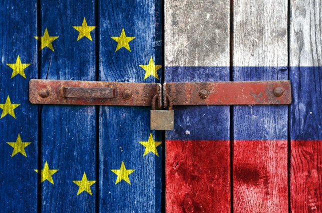 Совет ЕС решил продлить санкции против России