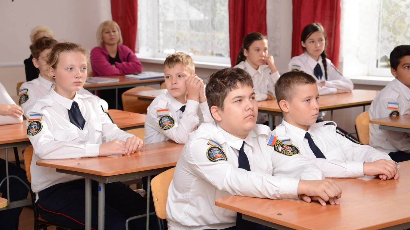 Родителей в Крыму заставляют выбирать русский язык, – юрист