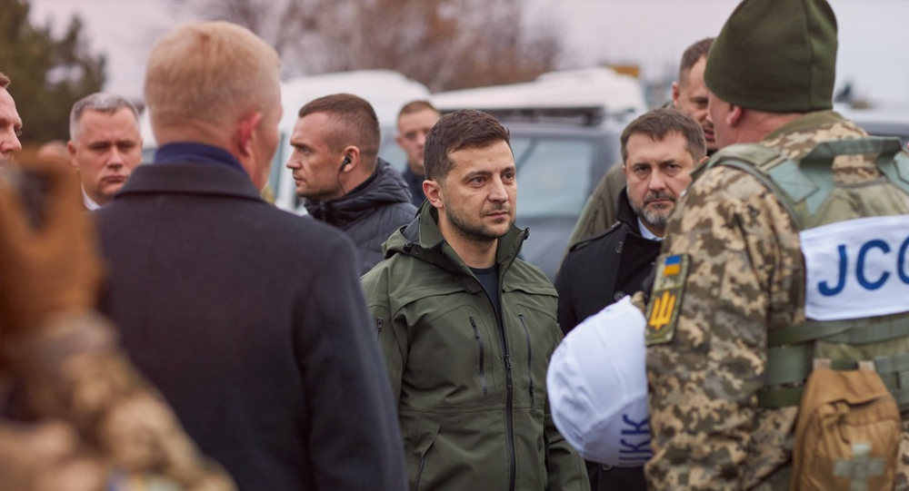 «Мы хотим закончить войну, потому что теряем лучших людей»: как Зеленский в Станицу Луганскую съездил
