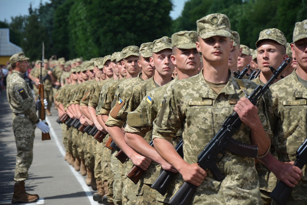Без реєстрації: українці бояться військкоматів