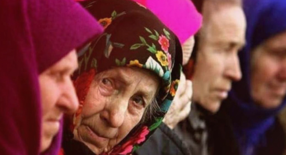 Зачем оккупанты придумали верификацию пенсионеров на Донбассе: мнения экспертов