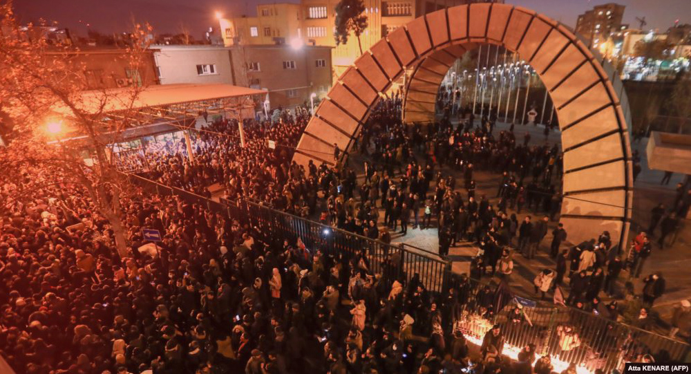 В Тегеране протестуют против властей из-за сбитого украинского самолета: подробности