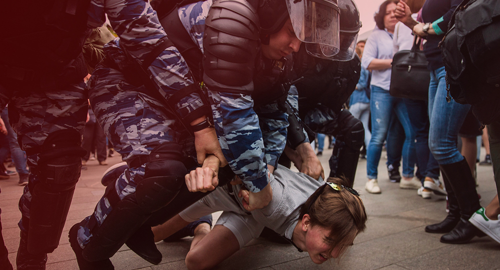 «За демократию»: В РФ в прошлом году задержали 3 000 демонстрантов