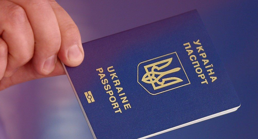З 1 березня поїздки в РФ для українців – тільки по закордонному паспорту