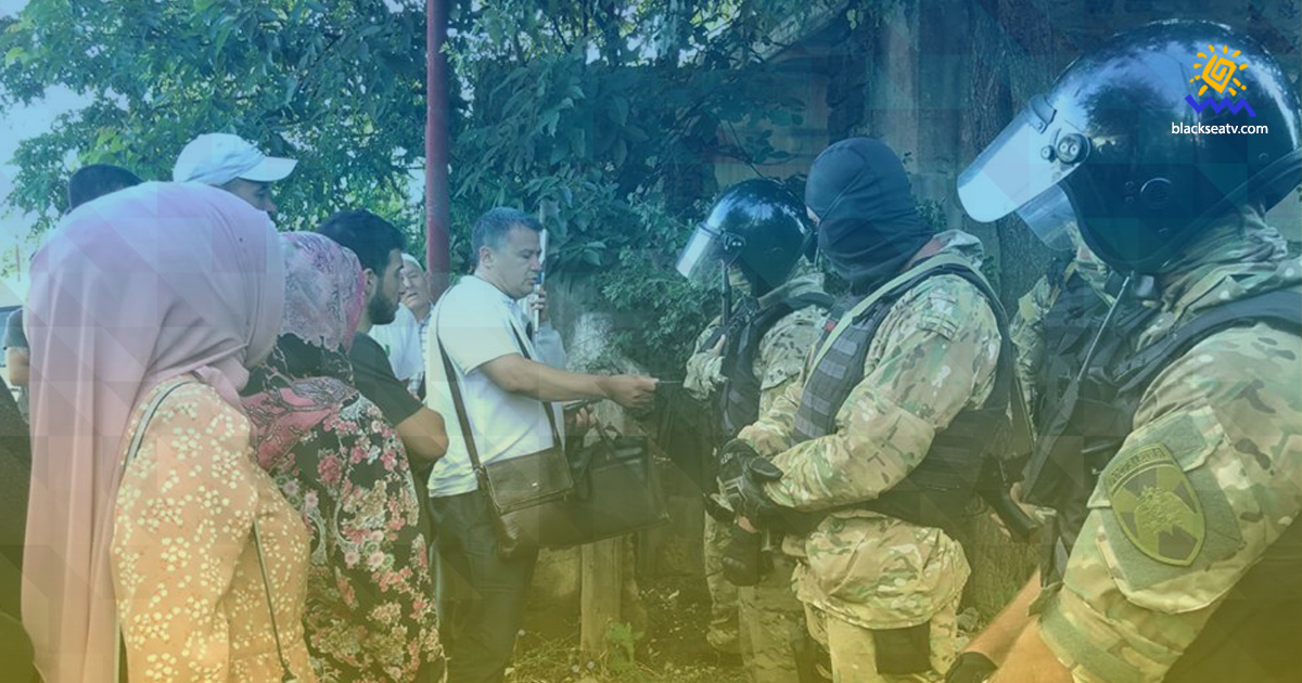 Оккупанты снова проводят массовые обыски у крымских татар