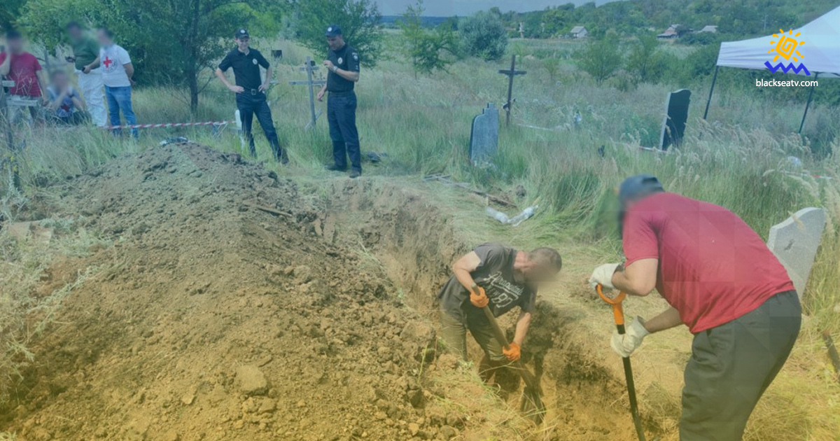 В Славянске нашли захоронение времен боевых действий 2014