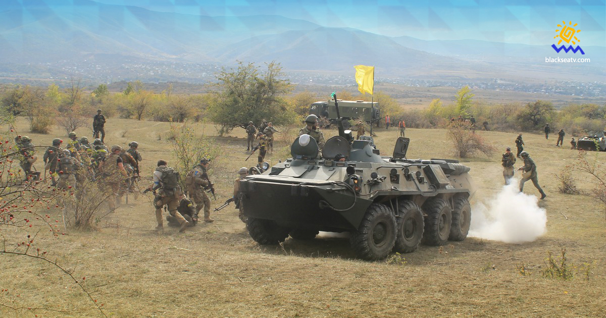 В Крыму оккупанты играют с гражданскими в «Зарницу» с настоящими танками