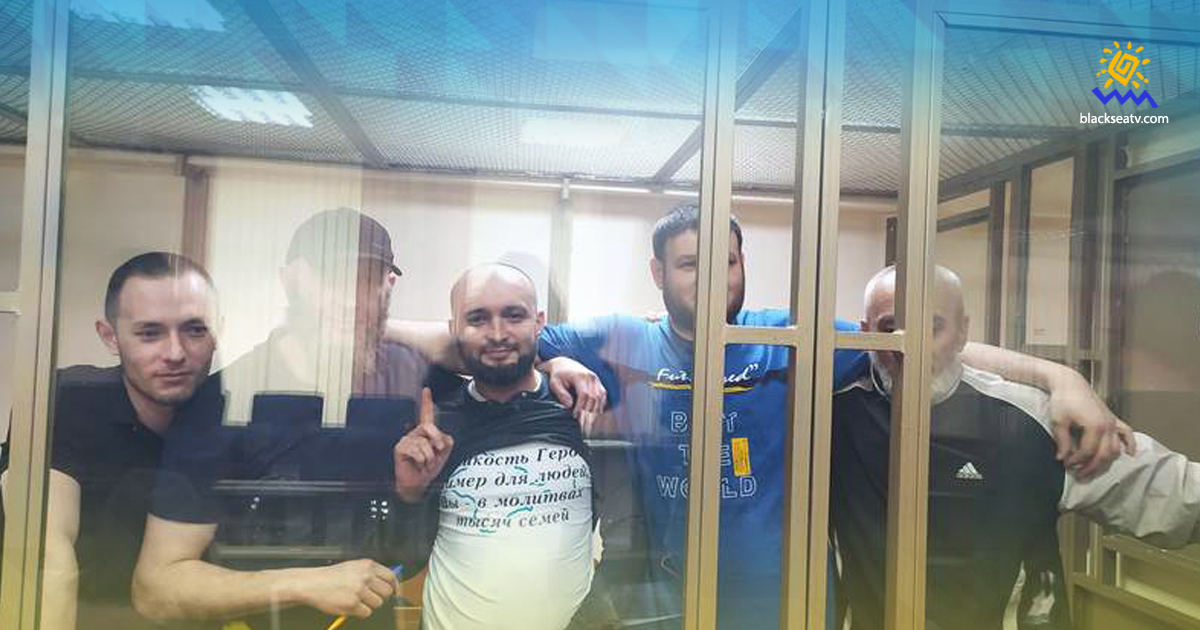 Российский суд удалил подсудимых из зала за крымскотатарскую речь