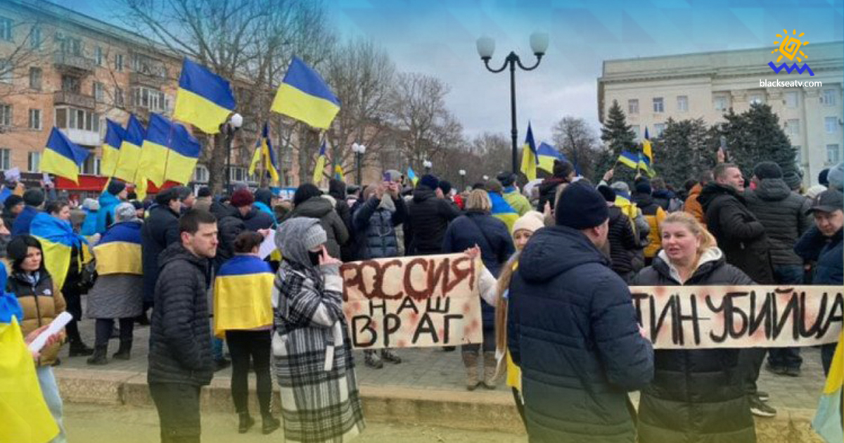Рашисты воруют у Украины по-крупному: тянут даже овощи и переписывают недвижимость